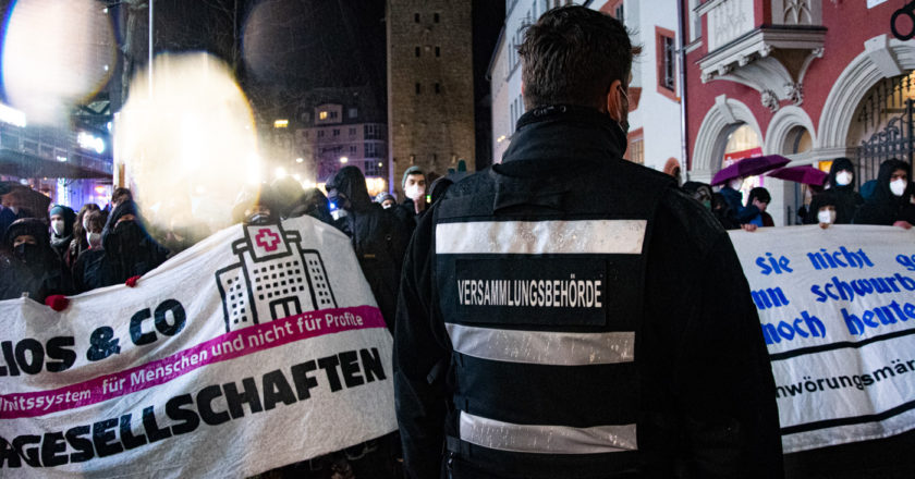 Hinter fehlenden Masken: Gewalttaten und Verleumdungen bei Querdenkenden in Jena